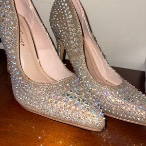 Forever Brand Event 94 Style Champagne Pump Heels With rhinestones Size 8
